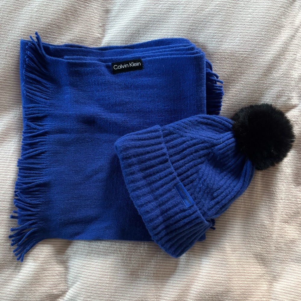 Calvin Klein winter hat & scarf set